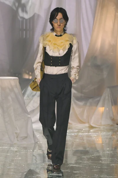 Look 14